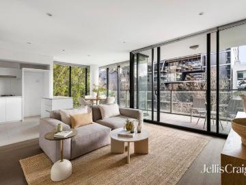 Light filled designer living & a South Yarra lifestyle