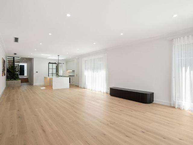 Light Filled Duplex in the Heart of Bexley North