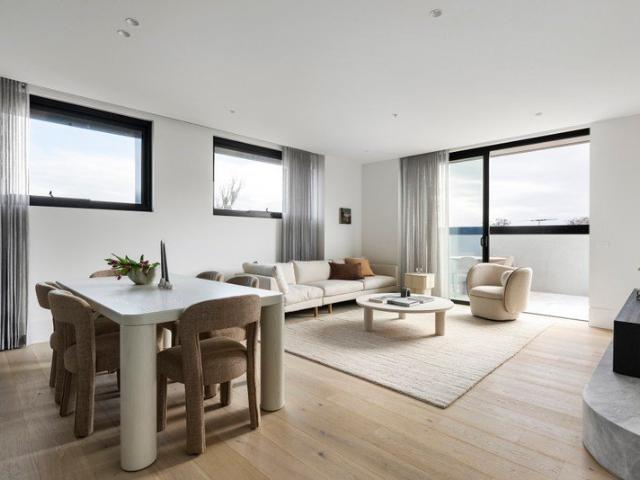 Light Filled Elegance in Lifestyle Locale