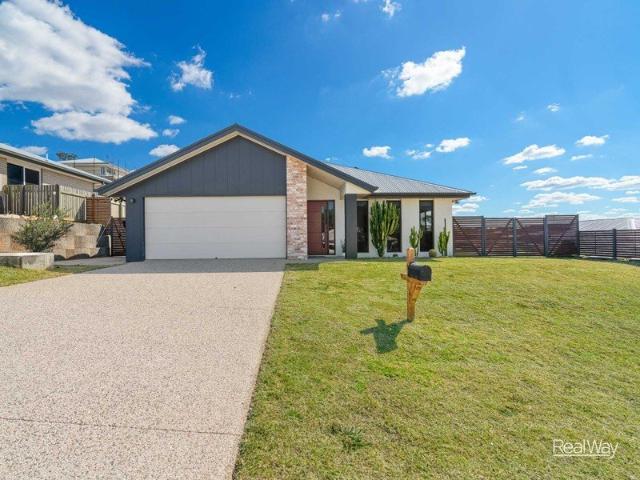 Light Filled Four Bedroom Home in Cotswold Hills