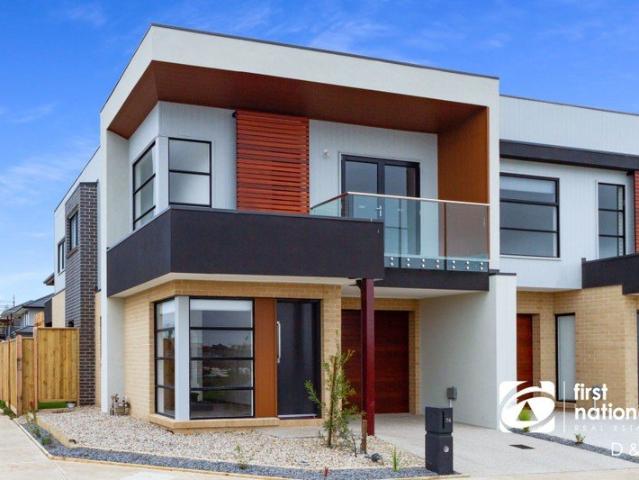 Light Filled Family Home in a Peaceful Community