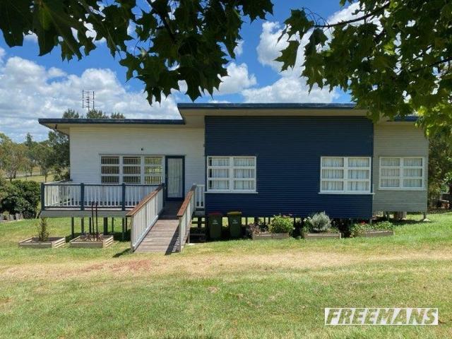 Light Filled Family Home on a Generous 2,023m² Allotment