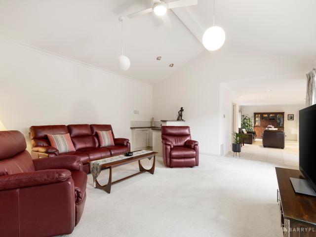 Light filled Family Living with EDSC Zoning
