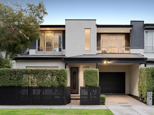 Light Filled Family Living with Street Frontage