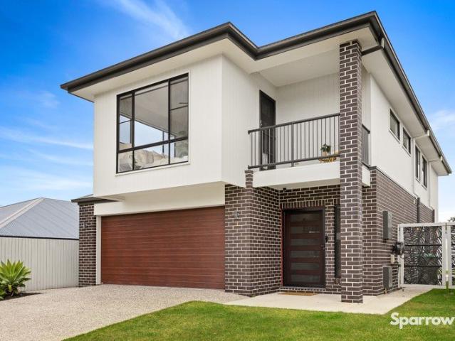 LIGHT FILLED FAMILY LIVING WITH SPACE, STYLE & EXCEPTIONAL SIDE ACCESS LOCATED IN THE BROOKHAVEN ESTATE