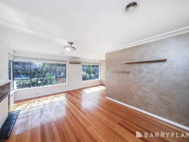 Light Filled Family Living in a Convenient Yarraville Location