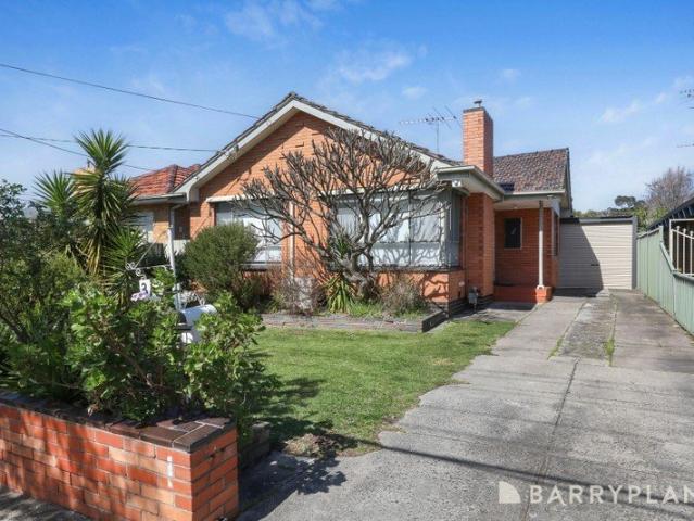 Light Filled Family Living in a Convenient Yarraville Location