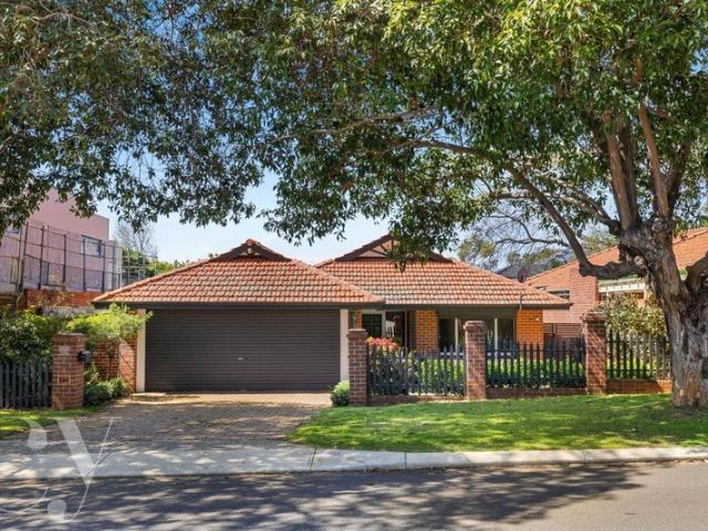 Light Filled Family Living in a Leafy Attadale Setting