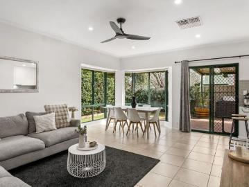 Light Filled Family Living in a Prime Mitchell Park Location