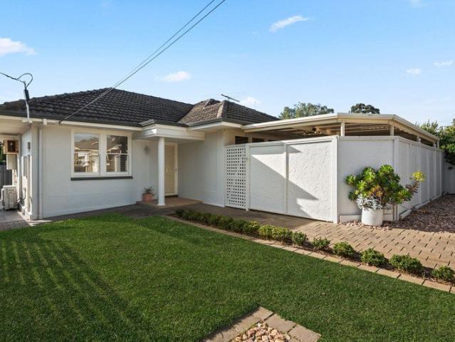 Light Filled Family Living in a Sought After Coastal Pocket