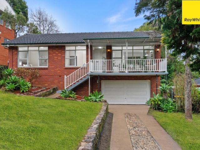 Light Filled Family Living in a Tranquil, Convenient North Epping Setting