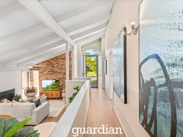 Light Filled Family Living in an Unbeatable Location