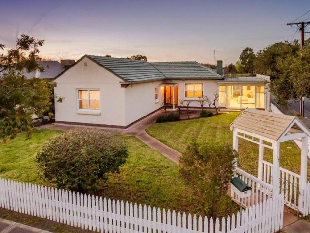 Light Filled Family Living In Sought After South Plympton
