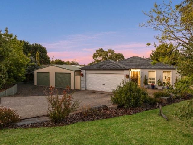 Light Filled Family Showpiece on ¼ Acre Approx