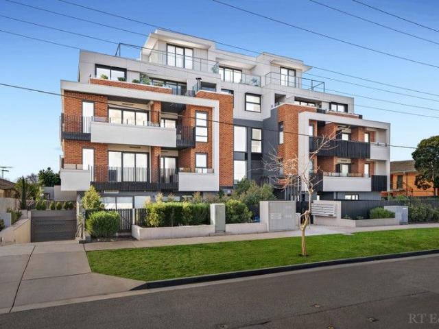 Light Filled Family Sized Ground Floor Apartment In A Fantastic Location