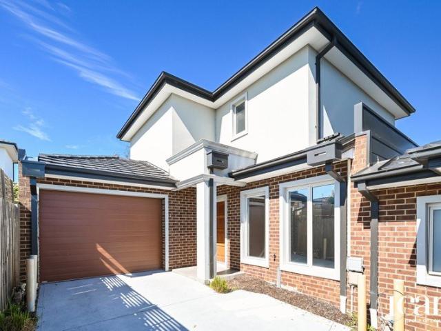 Light Filled Family Townhouse with Exceptional Lifestyle Appeal