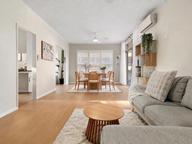 Light Filled First Floor Coastal Living Opposite the Beach