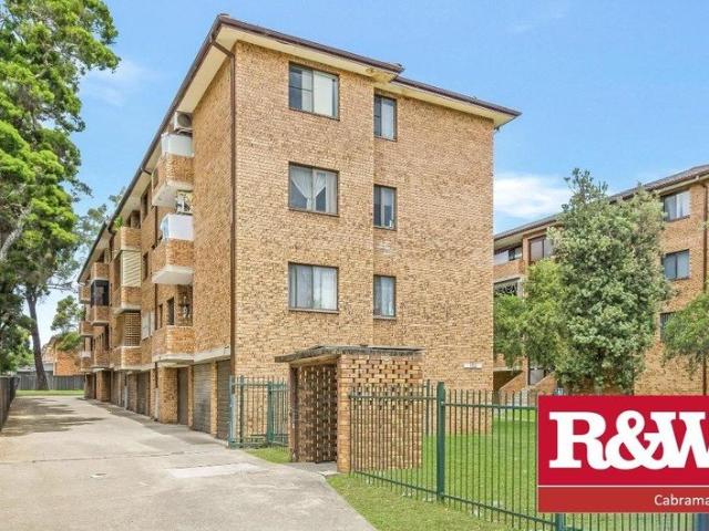 Light filled First floor Unit