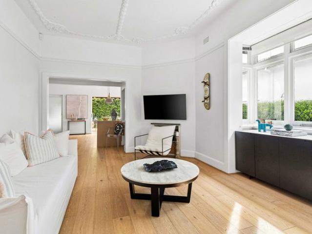 Light Filled Freestanding Home In The Heart Of Double Bay
