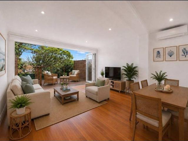 Light Filled, Freshly Painted Home Just Moments from Mosman Village