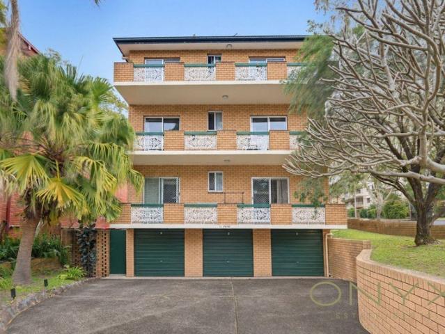 Light Filled, Front Facing With Two Balconies in a Convenient Kogarah Setting