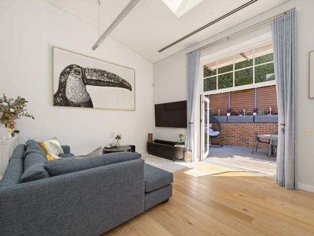 Light Filled House Like Coastal Garden Apartment