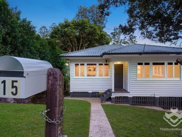 Light Filled Home with Aircon Throughout Walk to Parks & Cafe