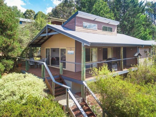Light Filled Home with Stunning Mt Buller Views