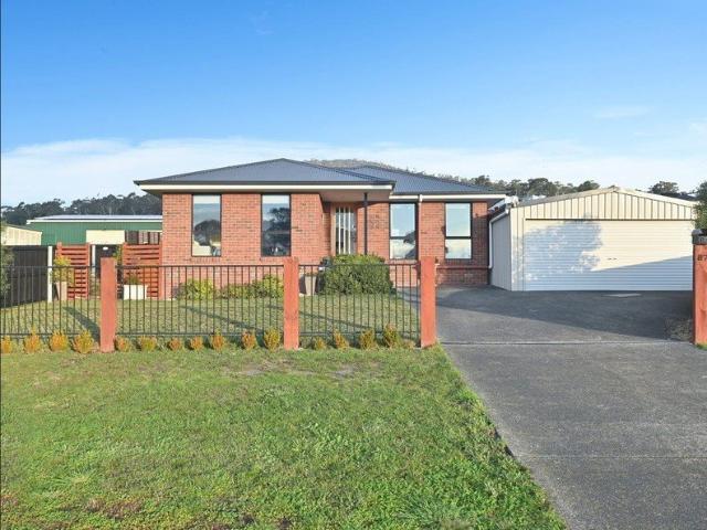 Light Filled Home in the Heart of Derwent Vally