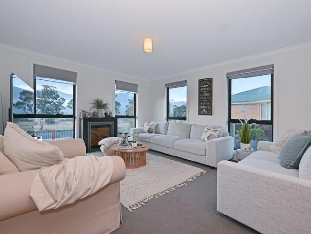 Light Filled Home in the Heart of Derwent Vally