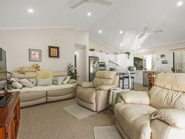 Light Filled Home Relaxed Living!