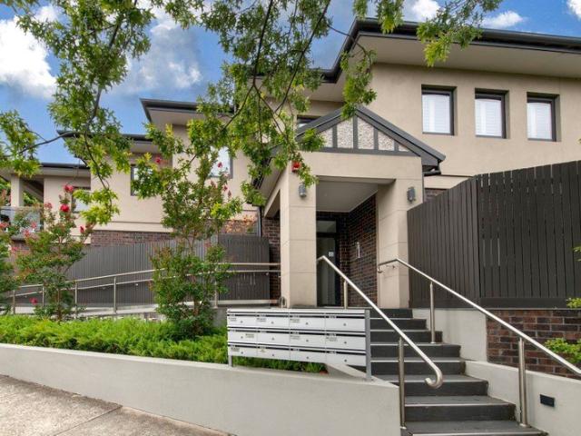 Light Filled & Immaculate with 2BR plus a Study