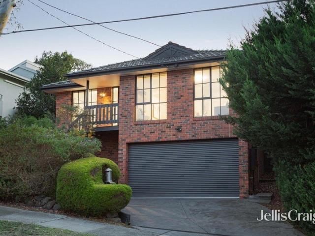 Light filled interiors and private modern proportions in parkland precinct