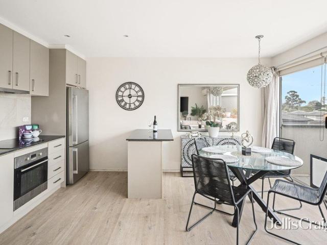 Light filled indoor outdoor Cheltenham living