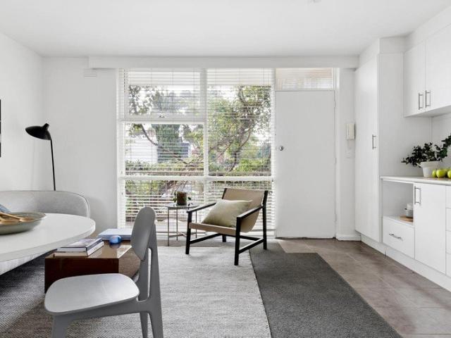 Light filled inner city living