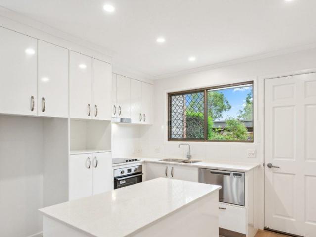 Light filled one bedroom plus study villa