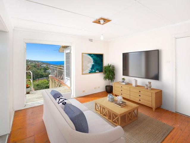 Light Filled One Bedroom With Views of Newport Beach