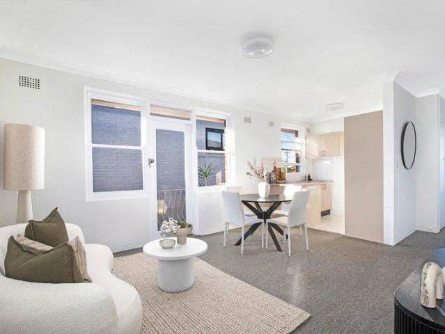 Light filled one bedroom unit