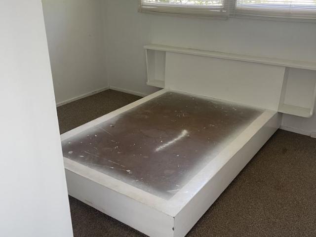 LIGHT FILLED ONE BEDROOM UNIT, WALK EVERYWHERE!