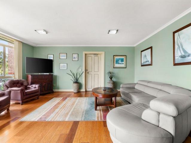 Light Filled Original Apartment