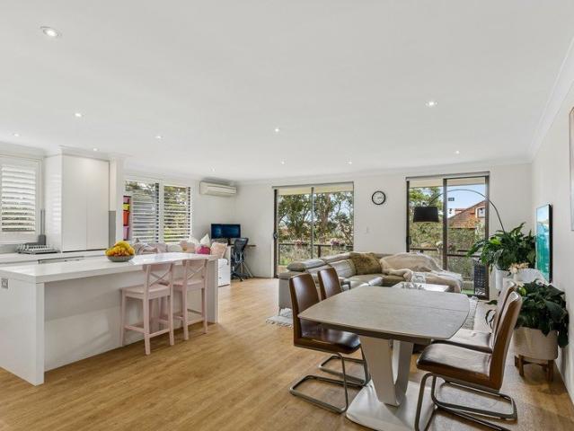 Light filled, oversized apartment with superb wraparound entertaining terrace