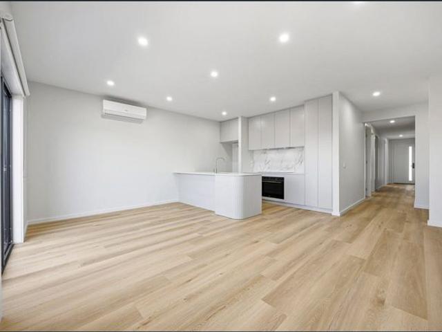 LIGHT FILLED, LOW MAINTENANCE, MINUTES TO DTC