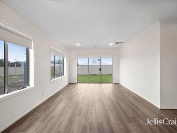 Light filled, low maintenance living with room for the whole family!