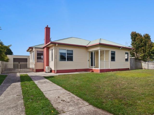 Light Filled Living and Everyday Comfort in the Heart of Devonport