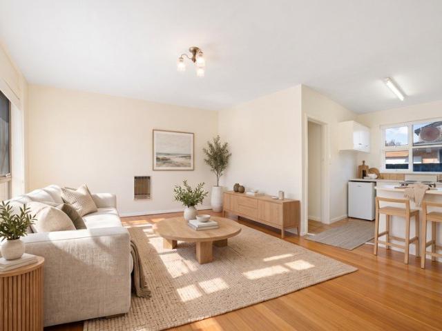 Light Filled Living in Mentone