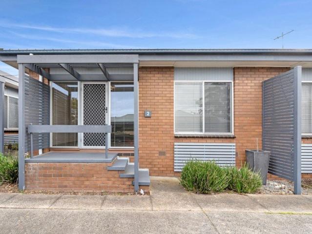Light Filled Living in a Convenient Location