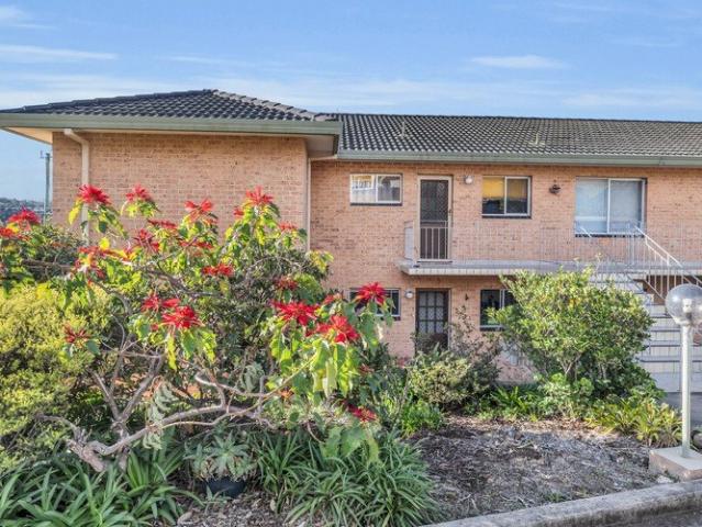 Light Filled Living in a Convenient Merimbula Location