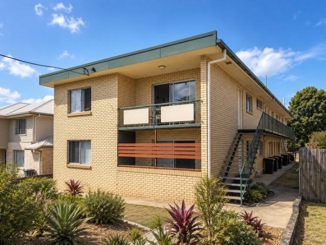 Light Filled Living in a Convenient Moorooka Pocket