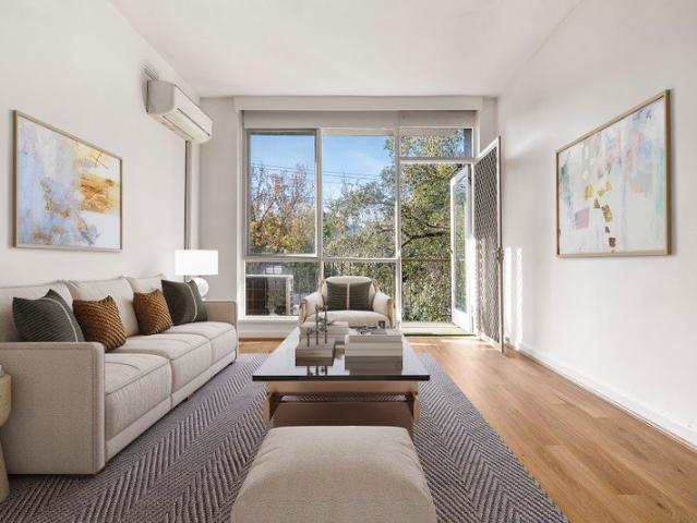 Light Filled Living in a Boutique Prahran Setting