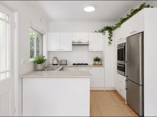 Light Filled Living in a Prime Brighton Setting
